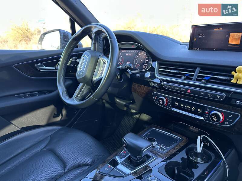 Внедорожник / Кроссовер Audi Q7 2017 в Тернополе