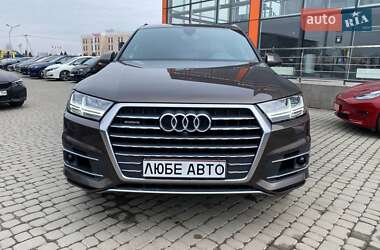 Внедорожник / Кроссовер Audi Q7 2016 в 