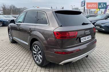 Внедорожник / Кроссовер Audi Q7 2016 в 