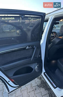 Внедорожник / Кроссовер Audi Q7 2012 в 