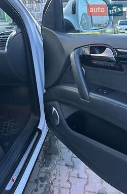 Внедорожник / Кроссовер Audi Q7 2012 в 