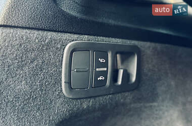 Внедорожник / Кроссовер Audi Q7 2017 в 