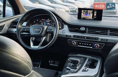 Внедорожник / Кроссовер Audi Q7 2017 в 
