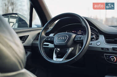 Внедорожник / Кроссовер Audi Q7 2017 в 