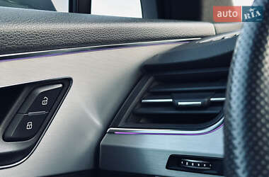 Внедорожник / Кроссовер Audi Q7 2017 в 
