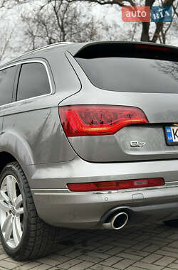 Позашляховик / Кросовер Audi Q7 2010 в Києві