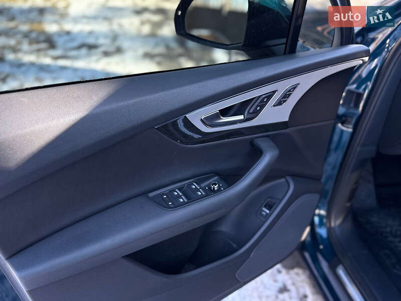 Позашляховик / Кросовер Audi Q7 2017 в Житомирі