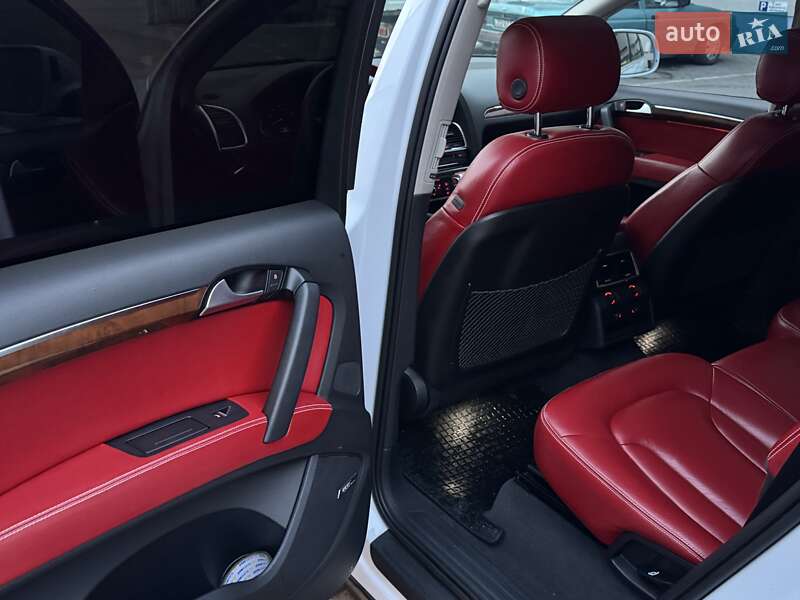 Внедорожник / Кроссовер Audi Q7 2014 в Киеве