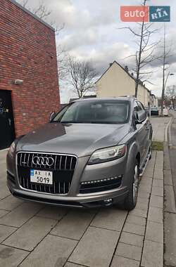 Внедорожник / Кроссовер Audi Q7 2010 в 