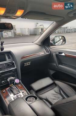 Внедорожник / Кроссовер Audi Q7 2010 в 