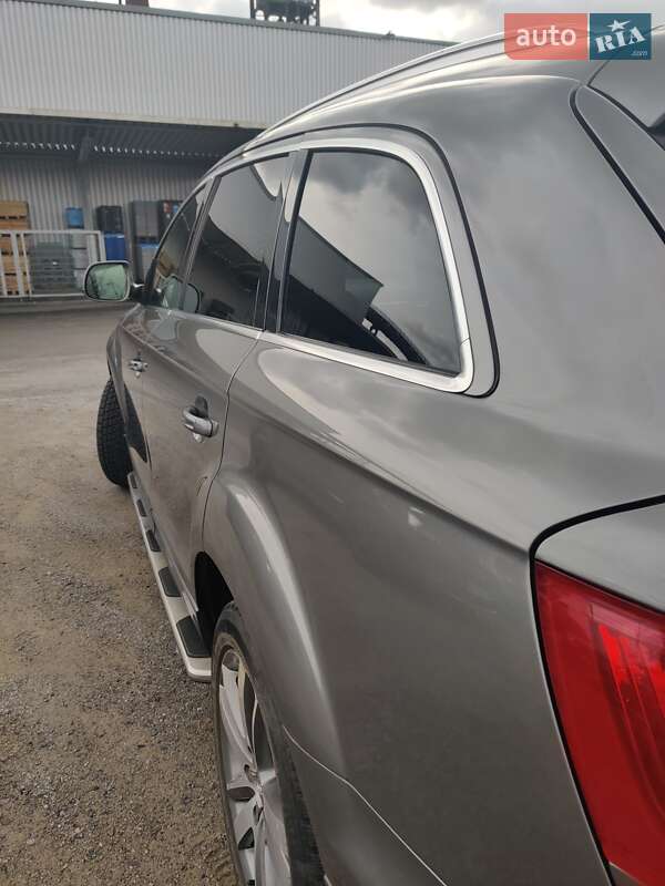 Внедорожник / Кроссовер Audi Q7 2010 в Харькове