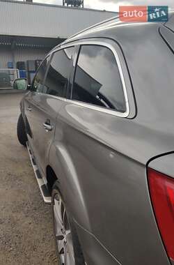 Внедорожник / Кроссовер Audi Q7 2010 в 