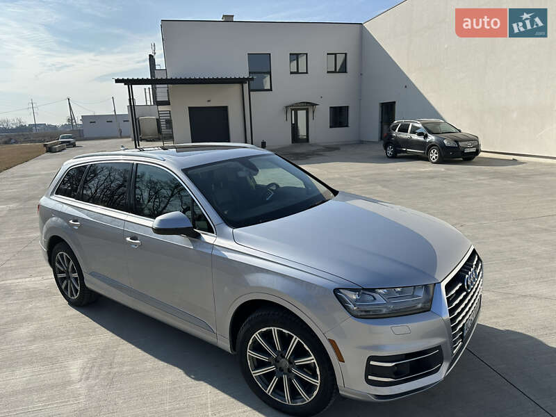 Внедорожник / Кроссовер Audi Q7 2015 в Луцке
