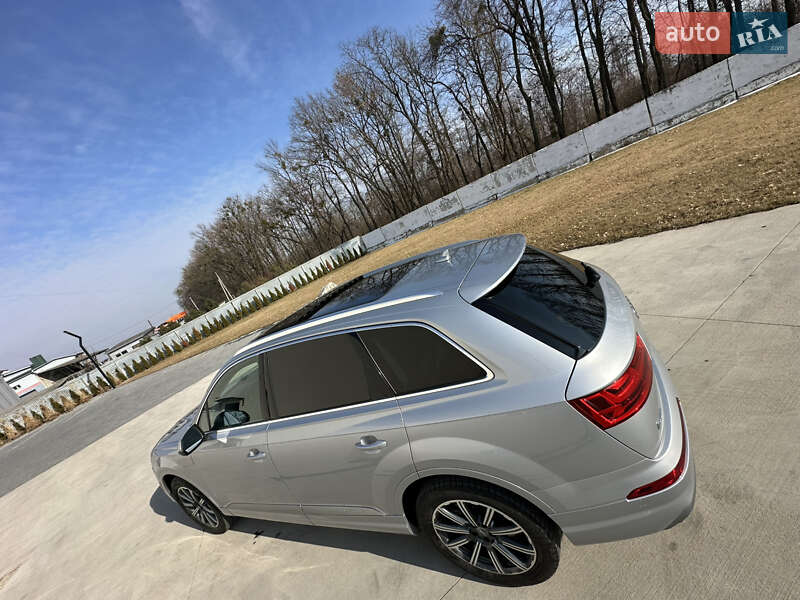Внедорожник / Кроссовер Audi Q7 2015 в Луцке
