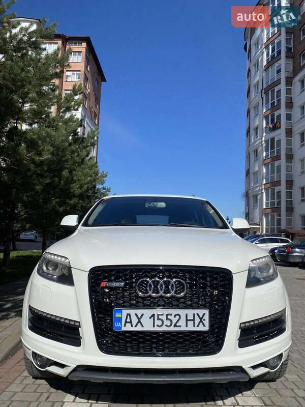 Позашляховик / Кросовер Audi Q7 2010 в Івано-Франківську