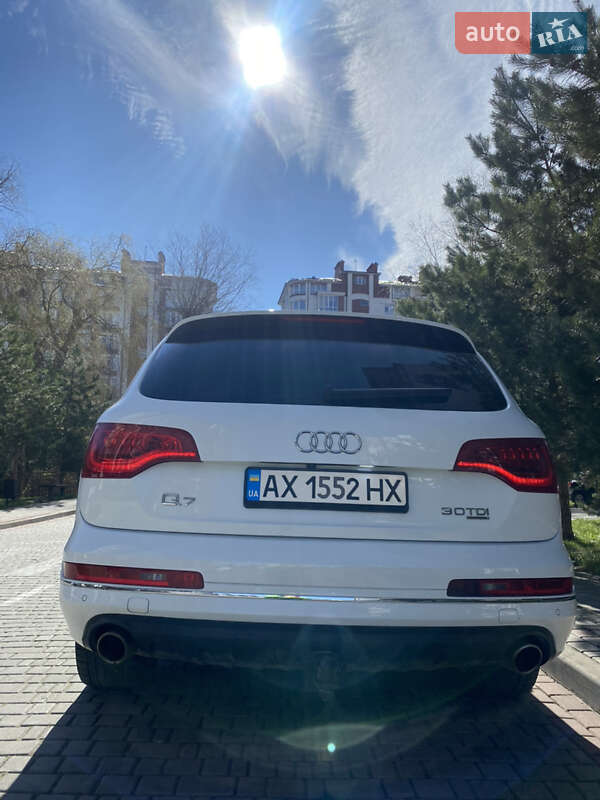 Позашляховик / Кросовер Audi Q7 2010 в Івано-Франківську