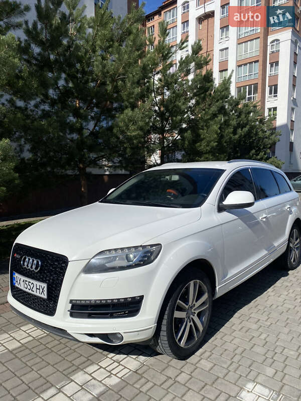 Позашляховик / Кросовер Audi Q7 2010 в Івано-Франківську