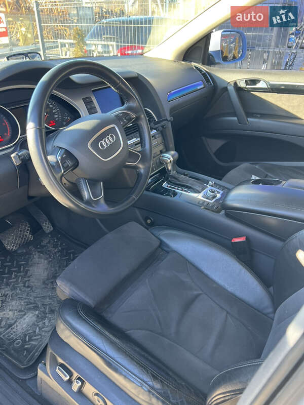 Позашляховик / Кросовер Audi Q7 2010 в Івано-Франківську