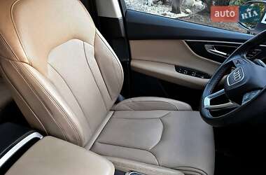 Позашляховик / Кросовер Audi Q7 2021 в 