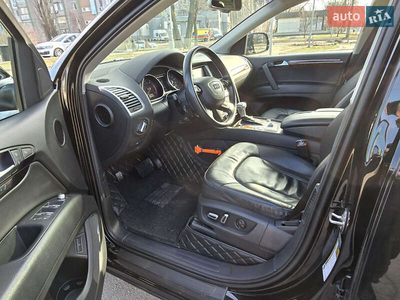 Внедорожник / Кроссовер Audi Q7 2015 в Николаеве