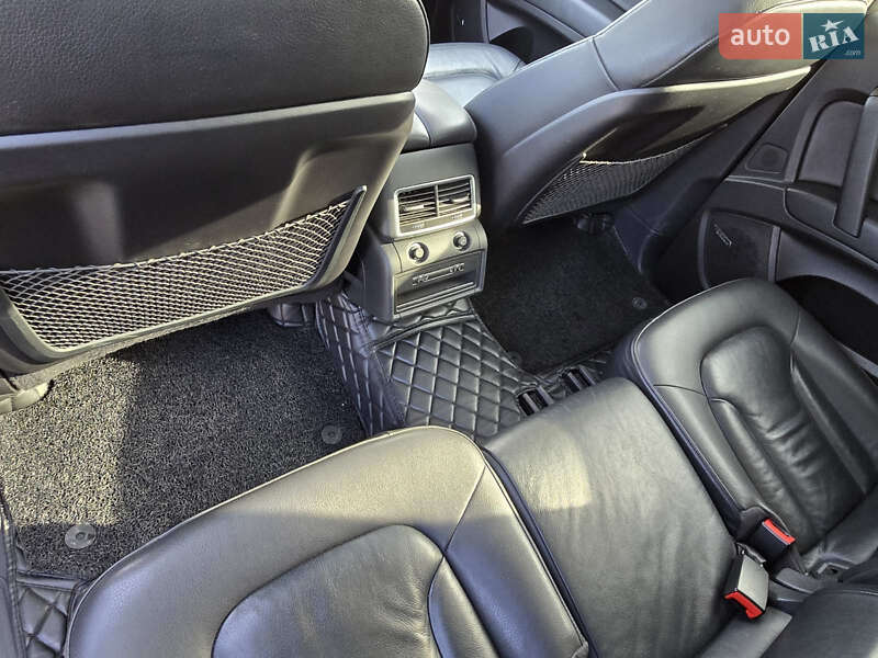 Внедорожник / Кроссовер Audi Q7 2015 в Николаеве