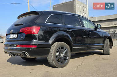 Внедорожник / Кроссовер Audi Q7 2015 в 