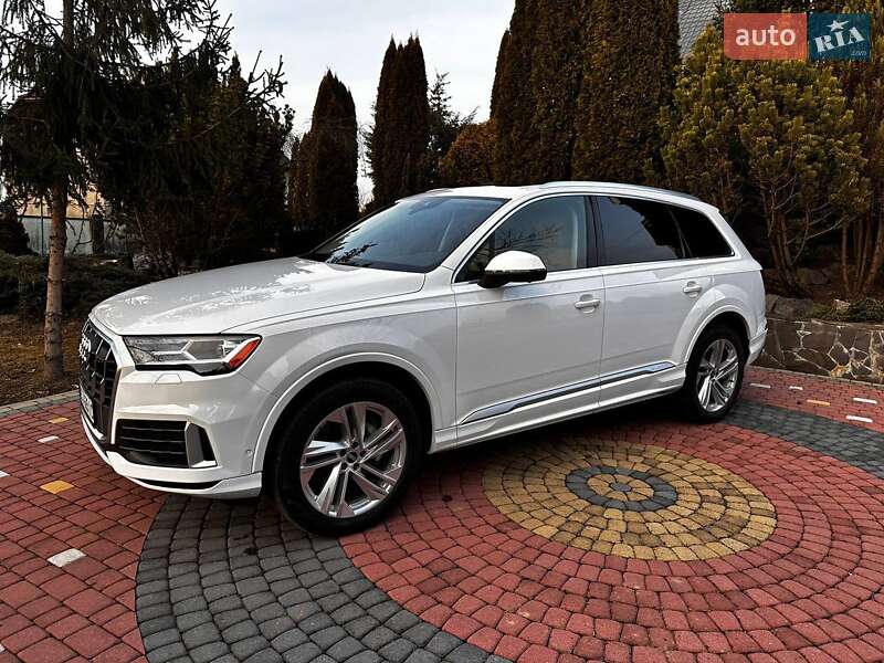 Внедорожник / Кроссовер Audi Q7 2021 в Хусте