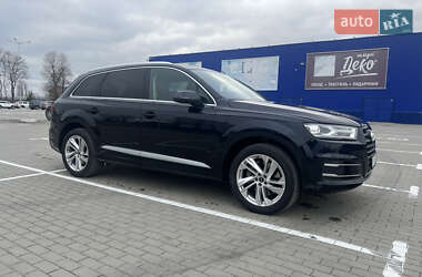 Внедорожник / Кроссовер Audi Q7 2017 в 