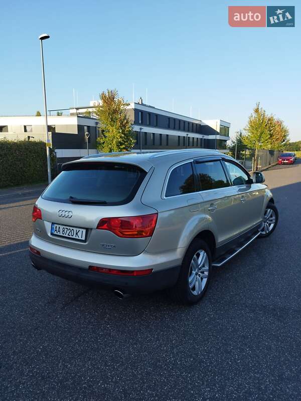 Внедорожник / Кроссовер Audi Q7 2007 в Ровно