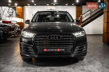 Внедорожник / Кроссовер Audi Q7 2018 в 