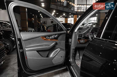 Внедорожник / Кроссовер Audi Q7 2018 в 