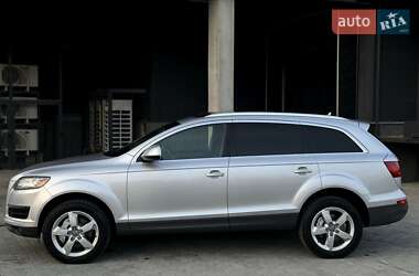 Внедорожник / Кроссовер Audi Q7 2011 в 