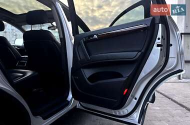Внедорожник / Кроссовер Audi Q7 2011 в 