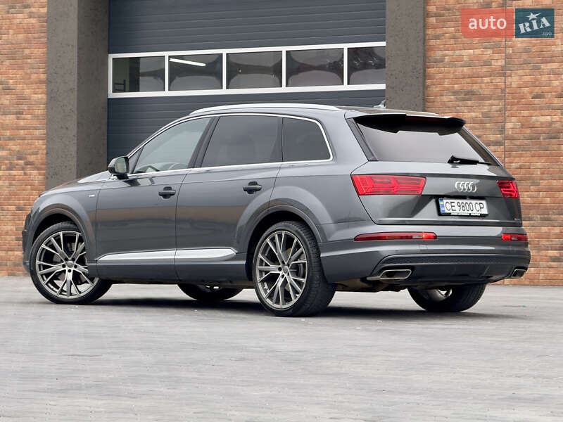 Внедорожник / Кроссовер Audi Q7 2015 в Черновцах