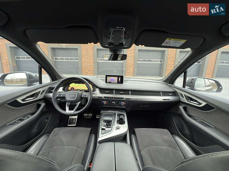 Внедорожник / Кроссовер Audi Q7 2015 в Черновцах
