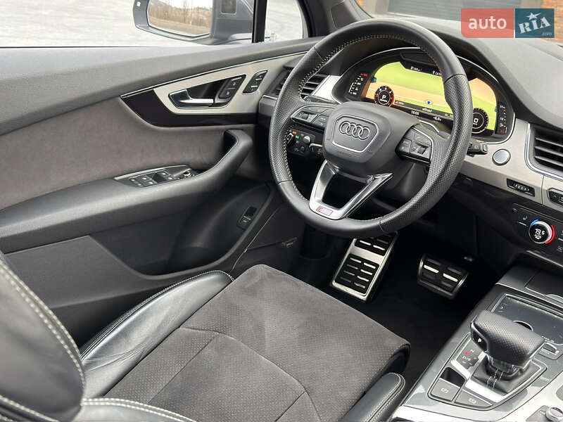 Внедорожник / Кроссовер Audi Q7 2015 в Черновцах