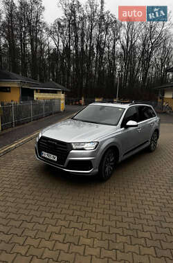 Позашляховик / Кросовер Audi Q7 2017 в Києві