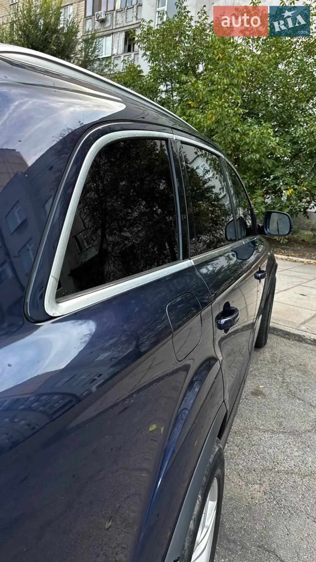 Audi Q7 2010 VIN WA1WMAFE3BD001401 фото оголошення 8 з 18