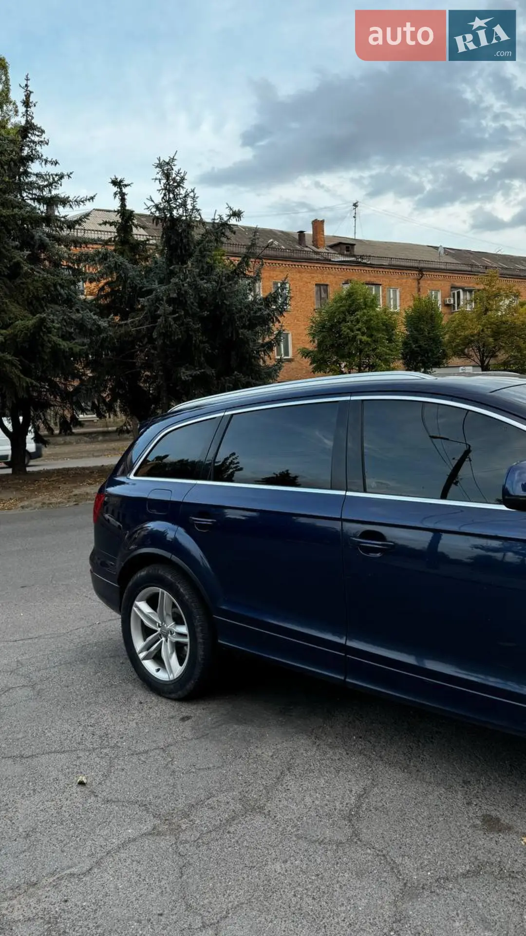 Audi Q7 2010 VIN WA1WMAFE3BD001401 фото оголошення 6 з 18