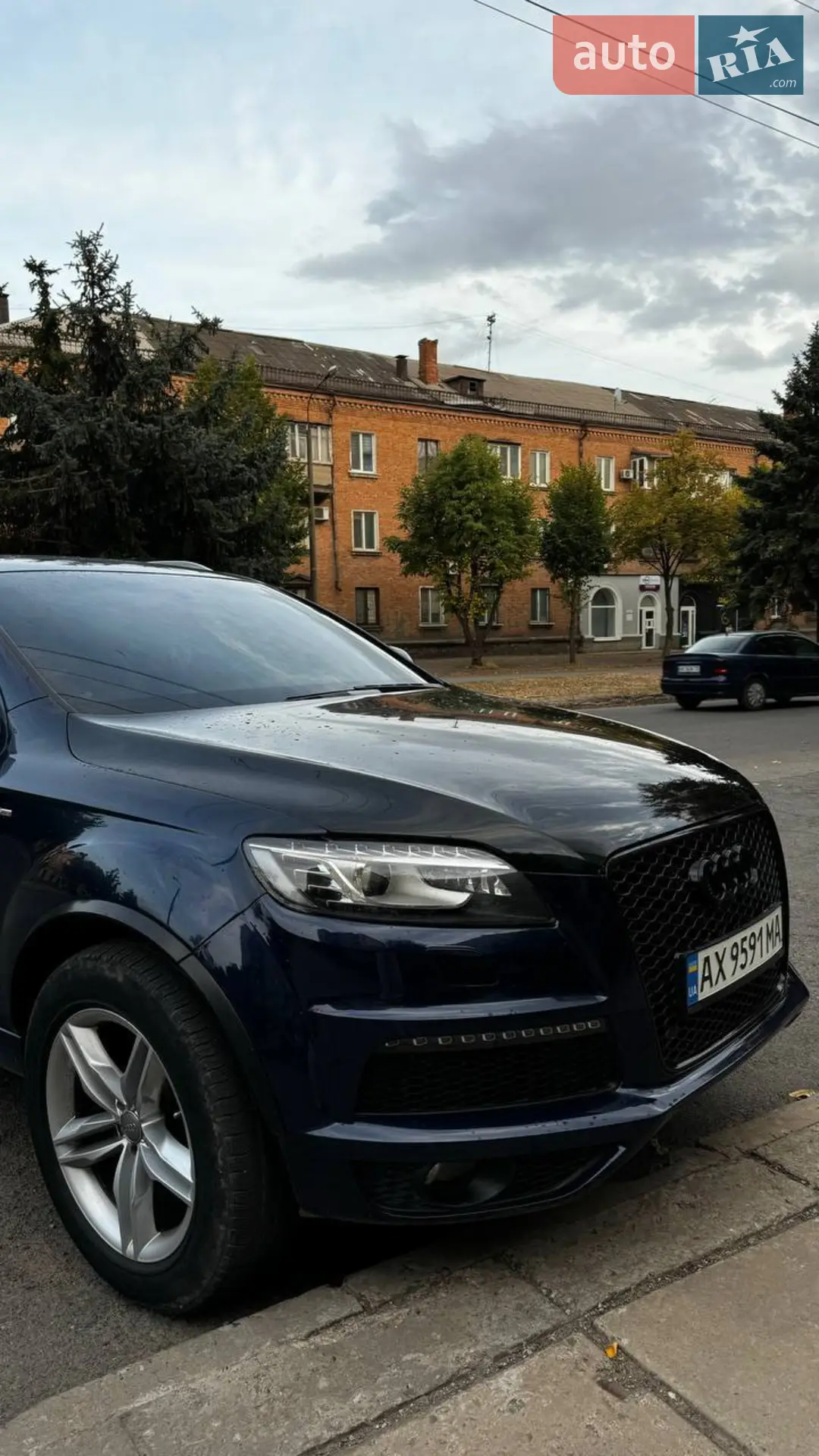 Audi Q7 2010 VIN WA1WMAFE3BD001401 фото оголошення 2 з 18
