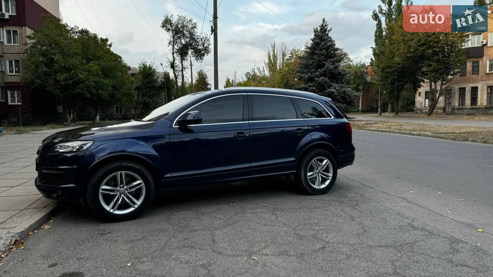 Audi Q7 2010 VIN WA1WMAFE3BD001401 фото оголошення 4 з 18