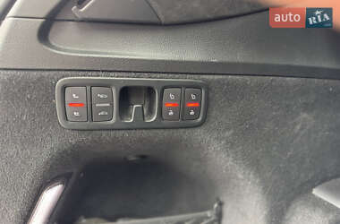 Позашляховик / Кросовер Audi Q7 2015 в 