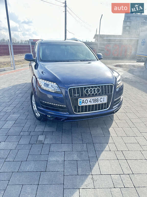 Позашляховик / Кросовер Audi Q7 2012 в Ужгороді