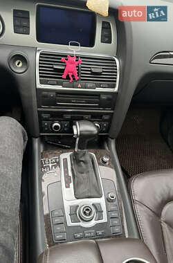 Внедорожник / Кроссовер Audi Q7 2011 в 