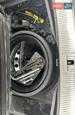 Внедорожник / Кроссовер Audi Q7 2011 в 