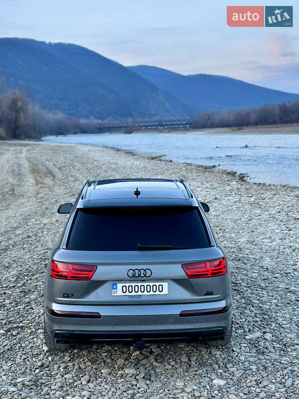 Внедорожник / Кроссовер Audi Q7 2016 в Виноградове