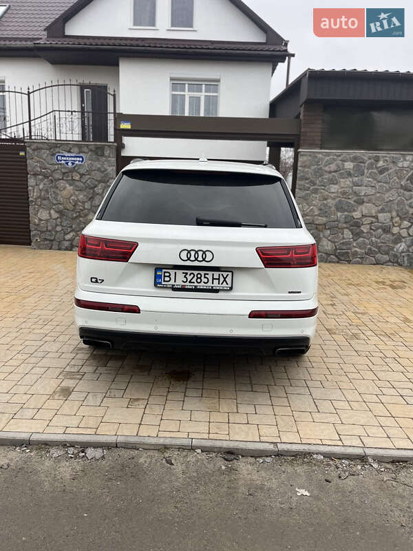 Позашляховик / Кросовер Audi Q7 2016 в Кременчуці