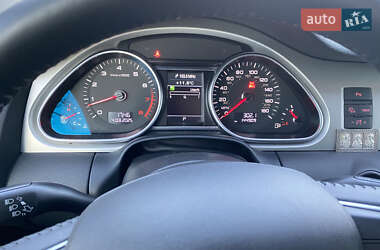 Внедорожник / Кроссовер Audi Q7 2015 в 