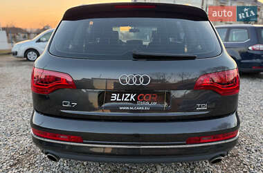 Позашляховик / Кросовер Audi Q7 2010 в 