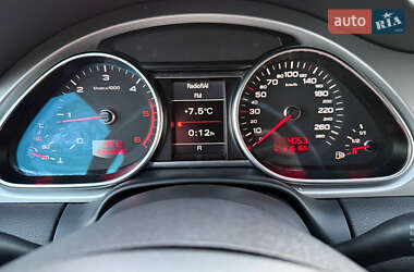 Позашляховик / Кросовер Audi Q7 2010 в 